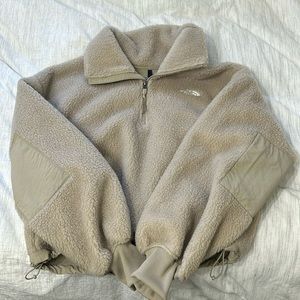 Brand new cropped north face Sherpa